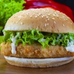 Olha Esse Hambúrguer De Frango Perfeito, Faz Aí Na Sua Casa