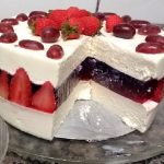 Torta Mousse De Leite Ninho Com Gelatina De Morango Encantadora
