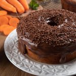 Bolo De Cenoura Com Casquinha De Chocolate
