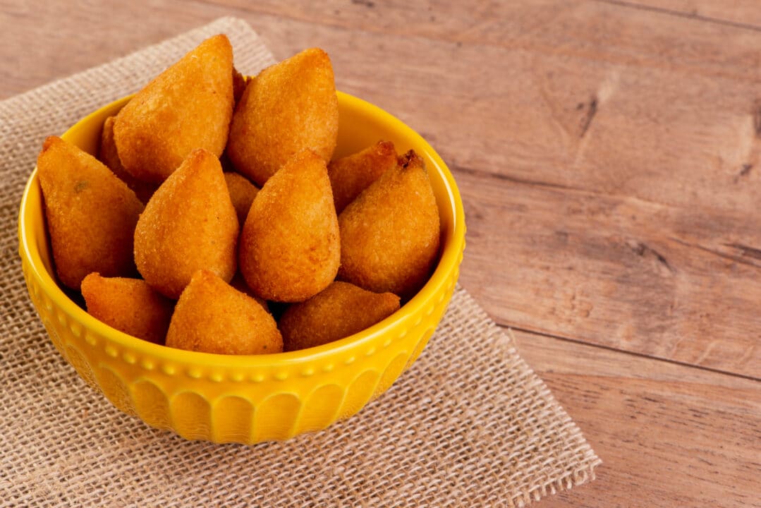 Coxinha com Massa de Mandioca