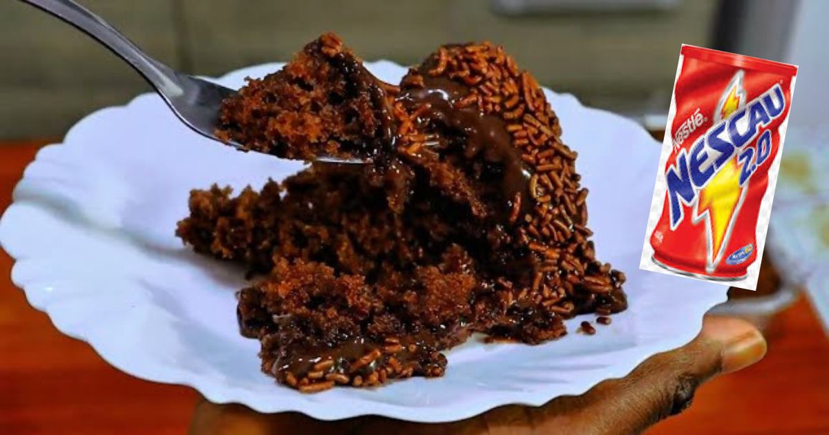 Bolo de Chocolate de Nescau com Massa Fofinha e Cobertura Cremosa