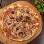 Pizza De Calabresa Ou Pepperoni: A Tradição Que Une A Família