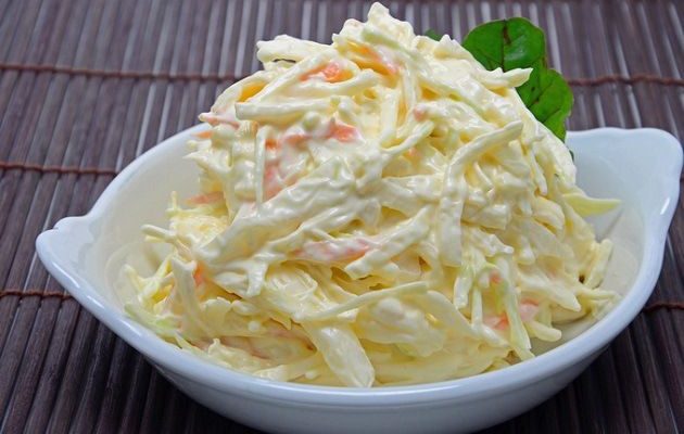 Salada De Repolho SUPER Cremosa Para O Seu Jantar