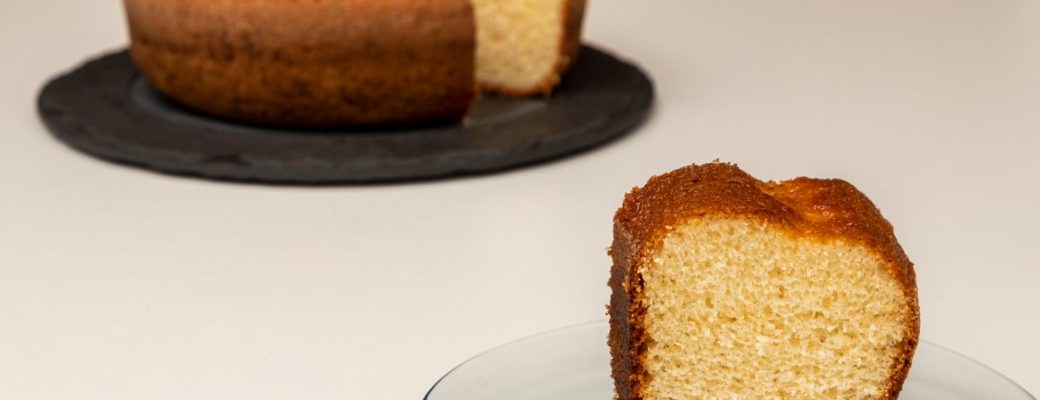 Bolo Simples De Liquidificador Com Maizena Para Fazer No Café Da Tarde!