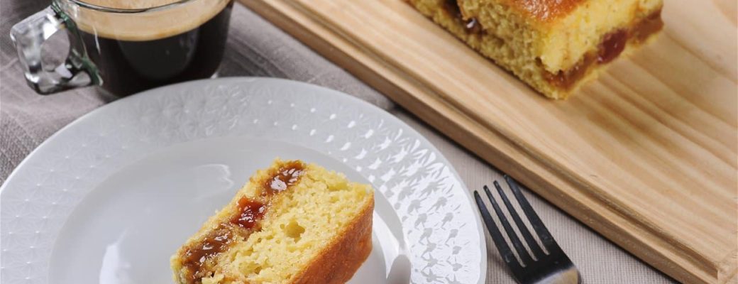 Bolo De Fubá Com Goiabada Para Momentos De Alegria Em Família