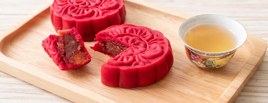 Bolo De Lua Chinês Sabor Morango E Feijão Vermelho: Uma Doce Tradição