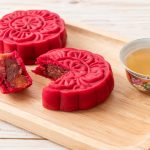 Bolo De Lua Chinês Sabor Morango E Feijão Vermelho: Uma Doce Tradição