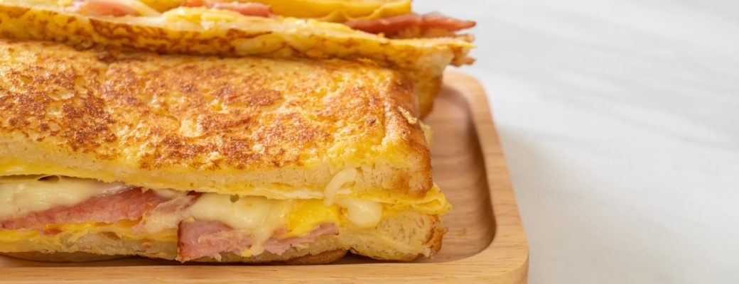 Sanduíche De Torrada Francesa Com Presunto, Bacon, Queijo E Ovo: Uma Delícia Que Aprendi Com Minha Avó