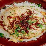 Pilaf Com Feijão Verde E Cebola Frita: Uma Receita De Família Para Momentos Especiais