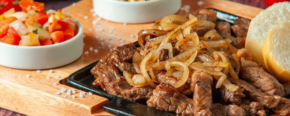 Iscas De Carne Aceboladas: Uma Receita Tradicional Que Aprendi Com Minha Mãe