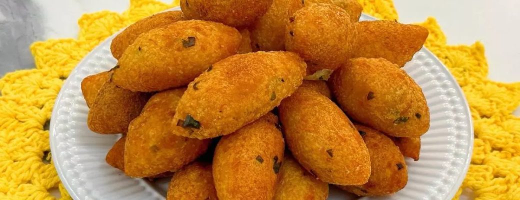 Bolinho De Aipim Sequinho Por Fora E Cremoso Por Dentro