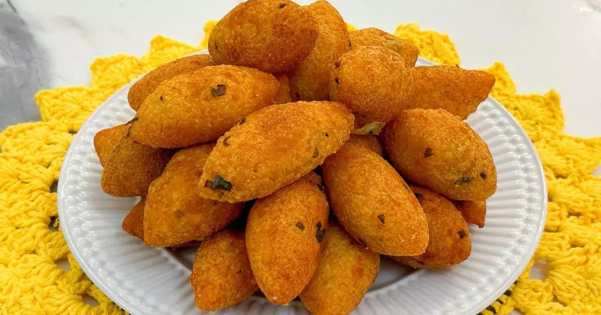 Bolinho de Aipim Sequinho Por Fora e Cremoso Por Dentro