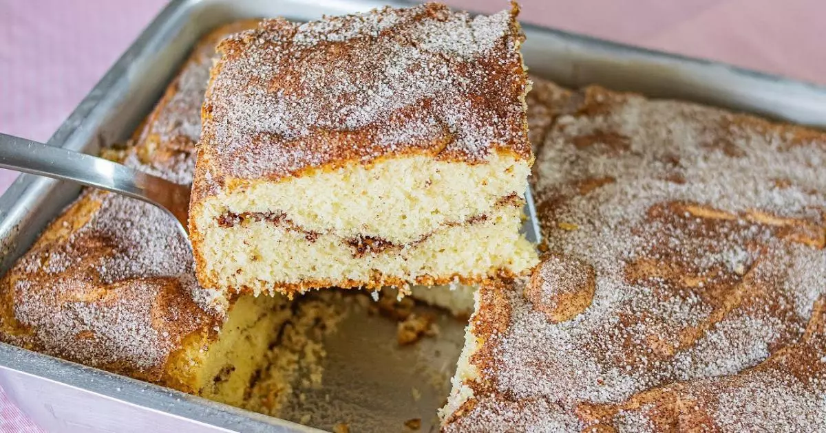 Bolo Delicioso com Casquinha Crocante de Açúcar e Canela