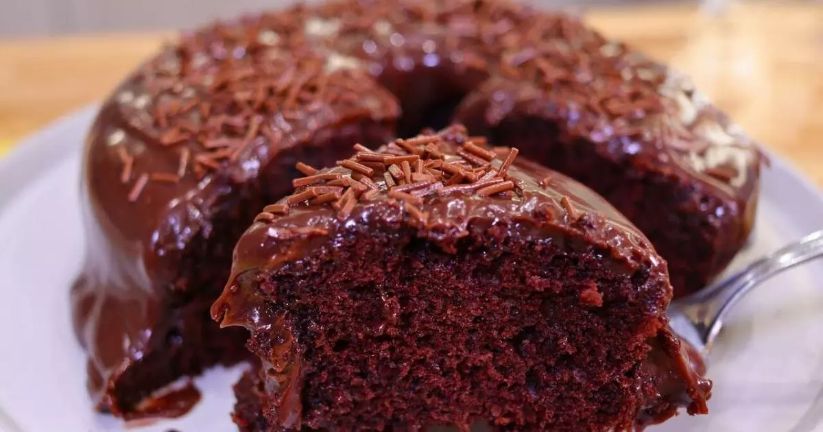Bolo de Chocolate Com Brigadeiro Fofinho Feito Na AirFryer