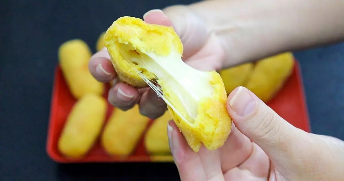 croquetes de milho com queijo