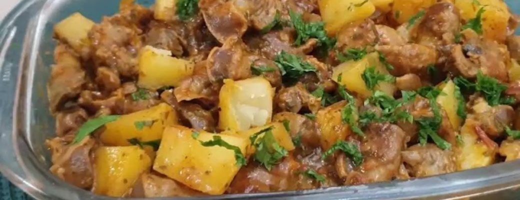 Moela De Frango Na Panela De Pressão Com Batatas