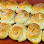 Pão Caracol Caseiro Com Açúcar E Canela Igual De Padaria