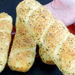 Pão De Parmesão E Orégano