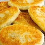 Lanche Sem Glúten Feito Com Batata E Flocos De Arroz, Recheado Com Carne Moída.