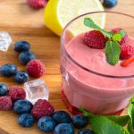 Smoothie De Frutas Vermelhas Com Hortelã, Mirtilo E Framboesa Para Momentos Especiais