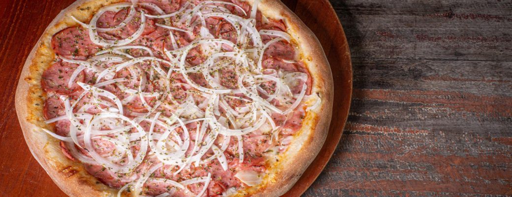 Veja Como Preparar Essa Deliciosa Pizza De Calabresa Acebolada