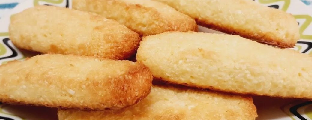 Biscoitos Sem Trigo E Sem Lactose Em Uma Assadeira.