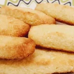 Biscoitos Sem Trigo E Sem Lactose Em Uma Assadeira.