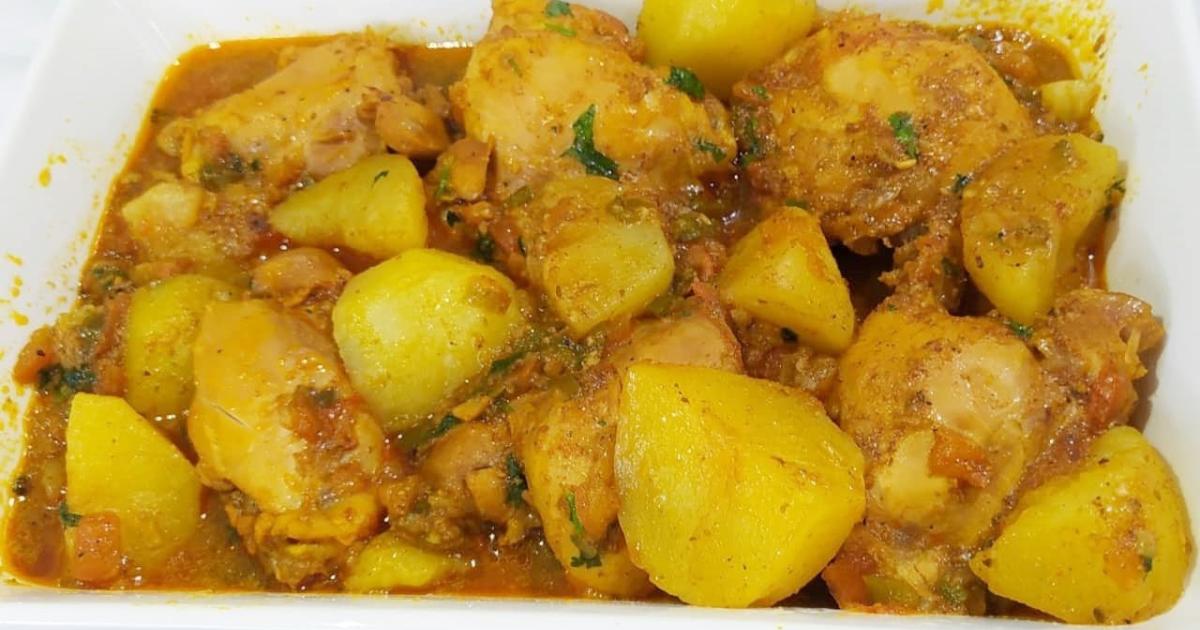 sobrecoxa ao molho com batatas
