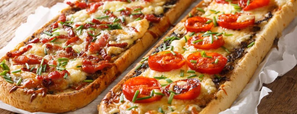 Sanduíche De Caçarola Quente Com Bacon, Cogumelos, Tomate E Mussarela Veja Aqui