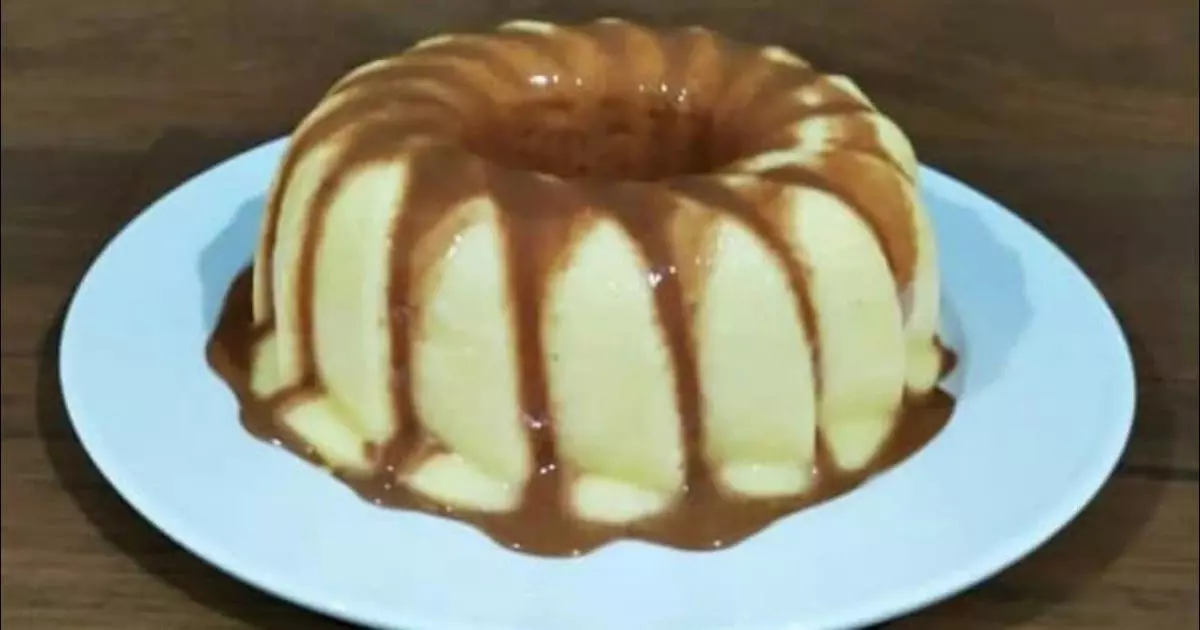 manjar de maracujá com calda de chocolate