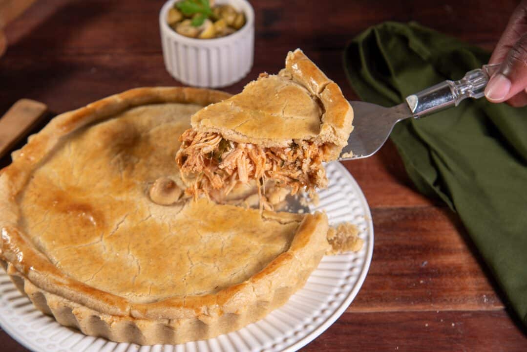 A irresistível Torta de Frango com Massa Podre