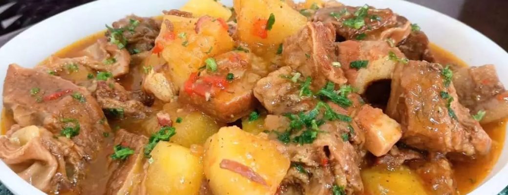 Vaca Atolada Com Costela E Mandioca