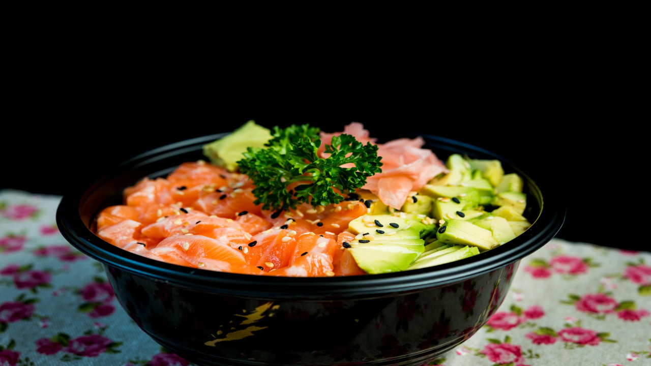 Veja como Fazer o delicioso Poke de Salmão