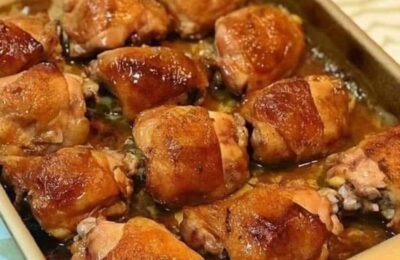 MACIAS As Sobrecoxas De Frango Assadas Crocante Por Fora Saborosa Demais Aprenda Já