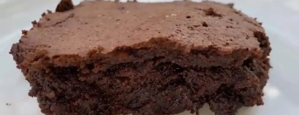 Bolo Brownie De Chocolate Molhadinho Sem Farinha, Fácil, Sem Glúten E Pronto Em 30 Minutos....