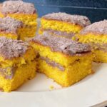 O Bolo De Cenoura Fofinho Com Cobertura Hershey’s é Delicioso, Fácil E Perfeito Para Qualquer...