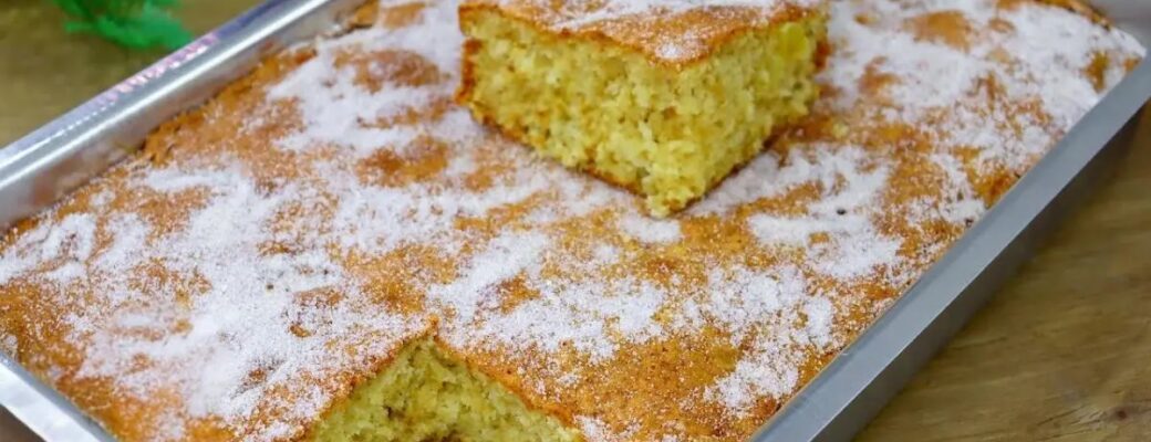 Bolo De Maçã Fofinho Com Canela, úmido, Aromático E Perfeito Com Café....