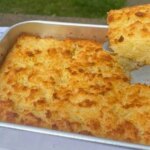 Aprenda A Fazer Bolo De Mandioca Com Coco Cremoso E Fácil, Uma Receita Tradicional, úmida...
