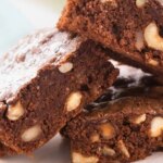 Brownie Crocante De Chocolate Com Nozes é Uma Receita Fácil E Rápida Com Recheio Delicioso...