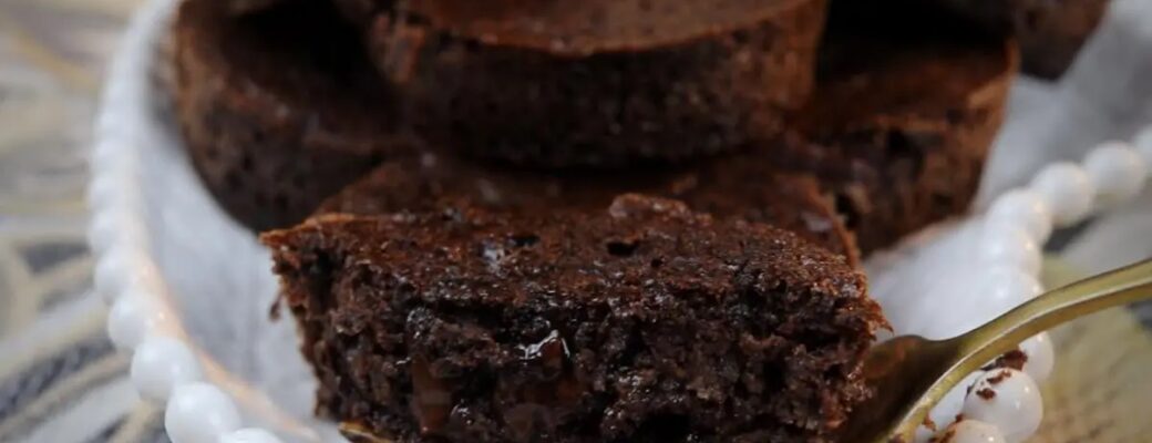 Receita Simples De Brownie De Banana, Sem Açúcar, Sem Farinha E Com Muito Sabor....