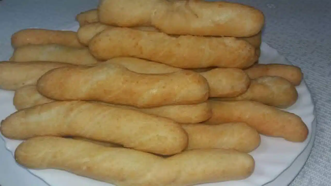 Biscoito de Polvilho Frito em 5 Minutos na Panela de Pressão Receita Rápida e Crocante