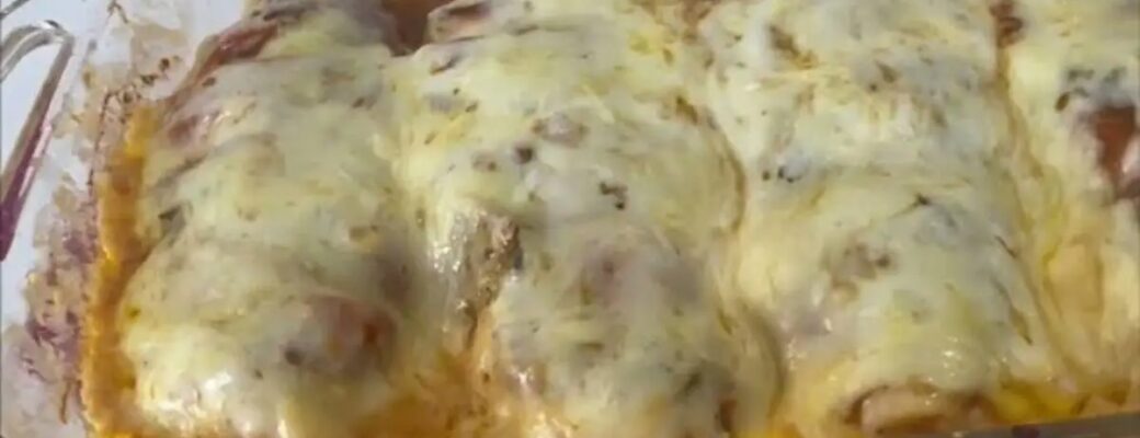 Prepare Um Delicioso Frango Assado Com Queijo Macio E Suculento, Temperado No Forno, Fácil E...