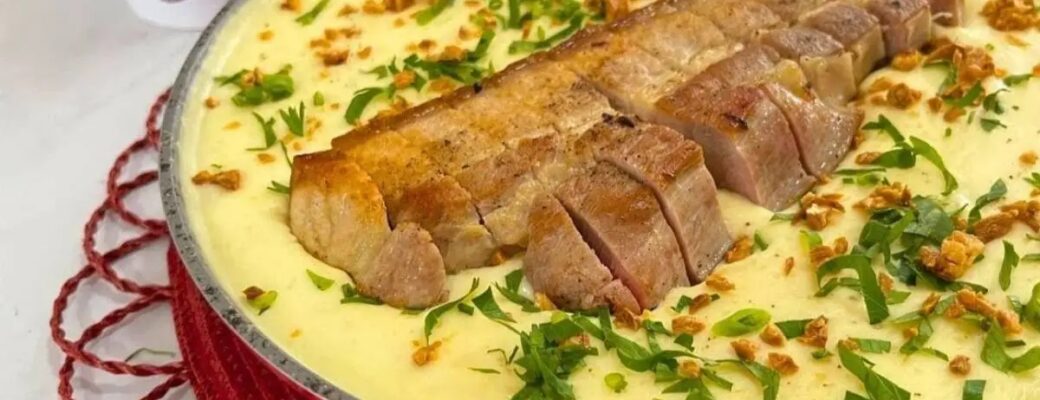 Mandioca Cremosa Com Queijo Derretido Irresistível