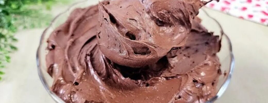 Recheio Econômico Mousse Aerado De Chocolate, Feito Com 3 Ingredientes, Fácil E Sem Fogão....