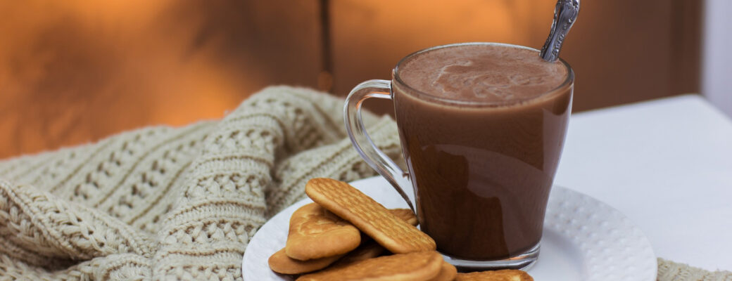 Receita De Chocolate Quente Cremoso Com Poucos Ingredientes!