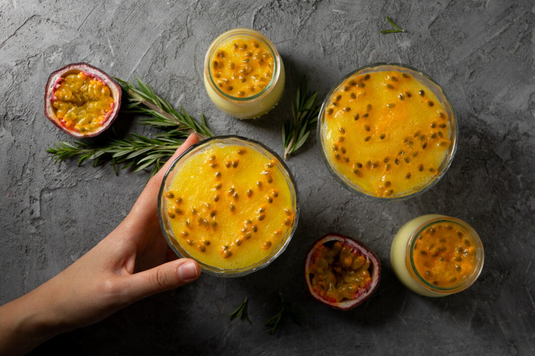 Mousse de Maracujá com Gelatina é uma Sobremesa Rápida e Refrescante!