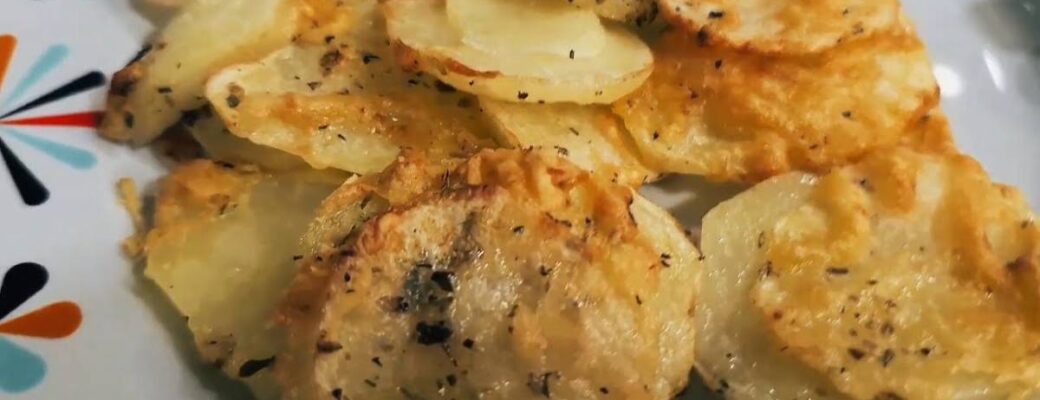 Batata Crocante Com Parmesão! Uma Receita Fácil, Rápida E Deliciosa Para Acompanhar Suas Refeições, Faça...