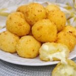 Descubra Como Fazer Bolinhas De Tapioca Frita Com Queijo Fáceis E Irresistíveis....