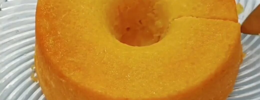 O Bolo Laranja Fofinho De Liquidificador Fácil E Delicioso é Super Simples De Fazer, Leve...