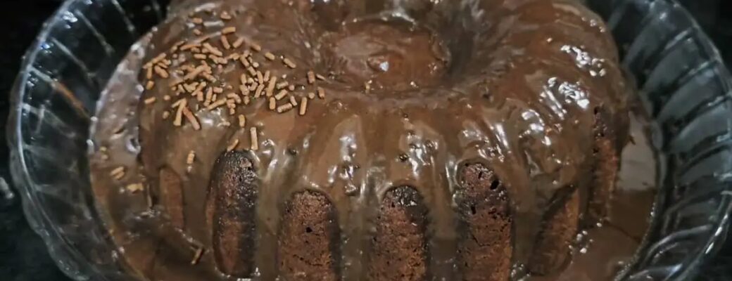 Bolo De Chocolate De Liquidificador Fofinho Com Cobertura! Receita Fácil, Fofinha E Deliciosa, Perfeita Para...